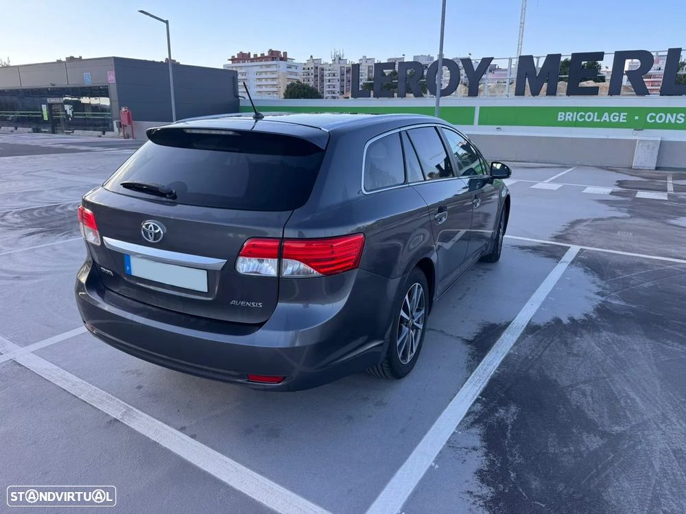 Toyota Avensis SW 2.0 D-4D Exclusive +GPS - 4