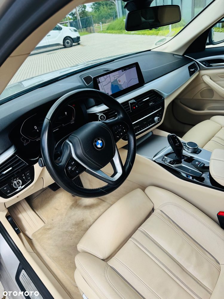 BMW Seria 5 518d - 17