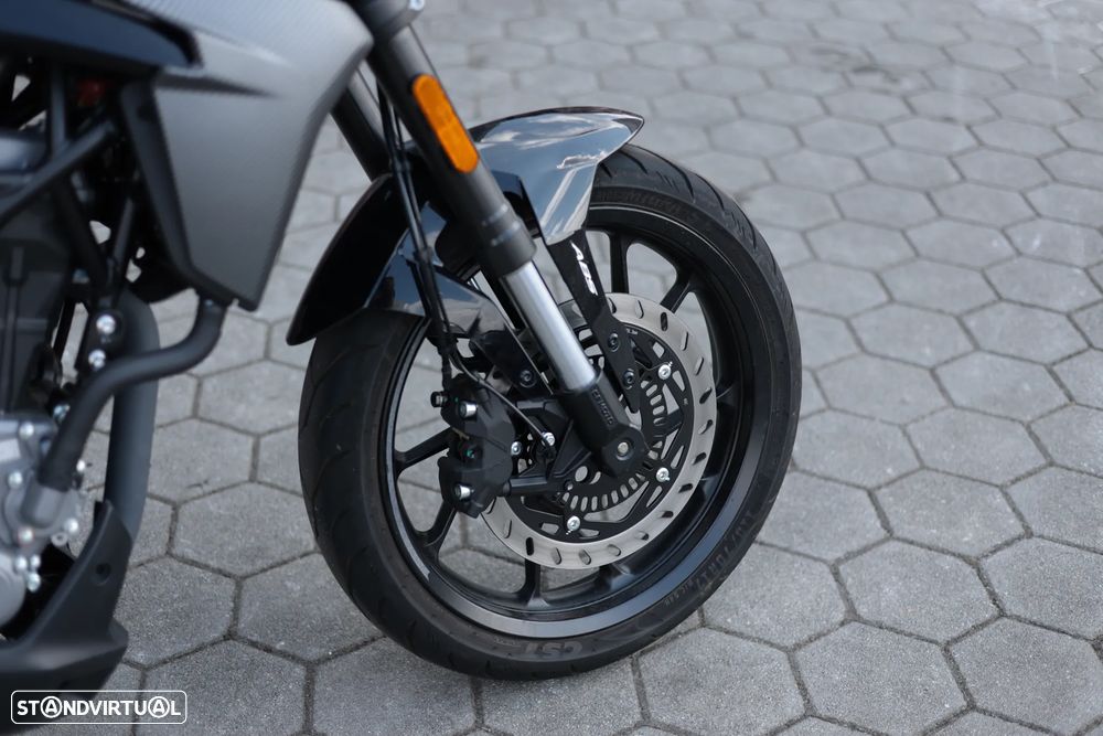 CF Moto 300NK - 10