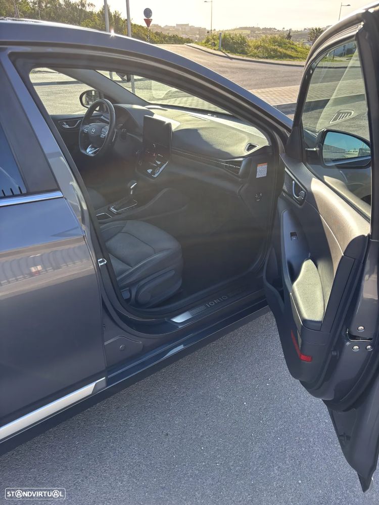 Hyundai Ioniq 1.6 GDI HEV Hybrid Tech - 16