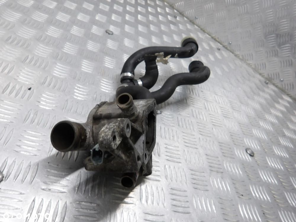 OPEL ASTRA H GTC 1.7CDTI OBUDOWA TERMOSTATU - 5