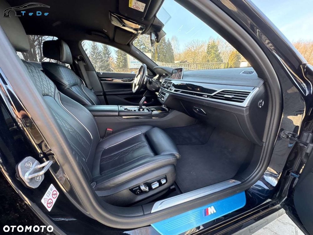 BMW Seria 7 750i xDrive sport - 34