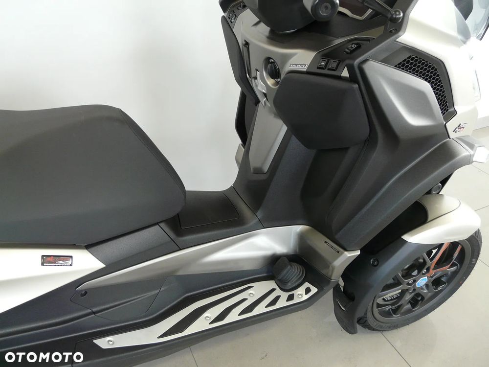 Piaggio MP-3 - 28