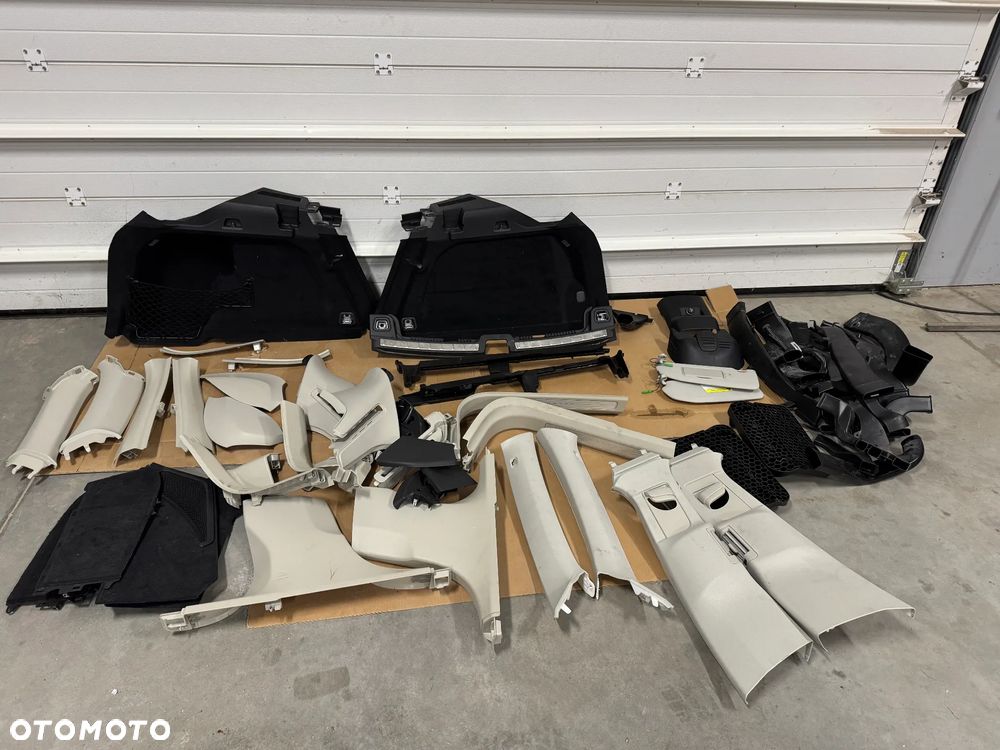 Volvo XC60 II osłony bagażnika plastiki wewnętrzne