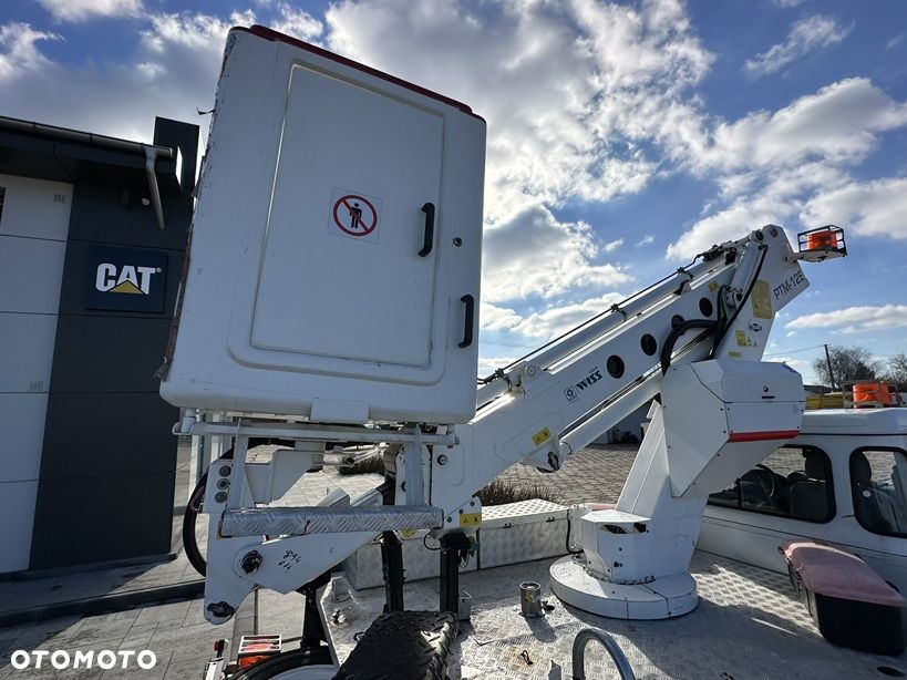 Land Rover Defender - 38