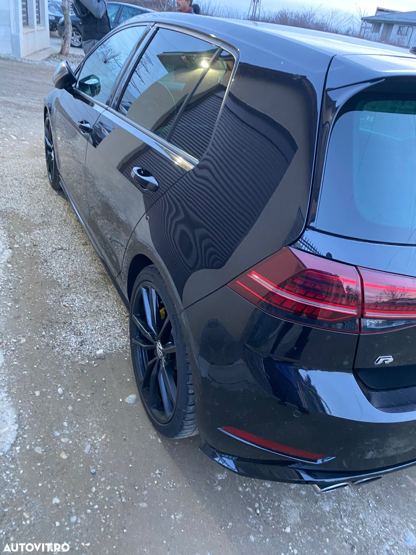 Volkswagen Golf 2.0 TSI DSG R - 4