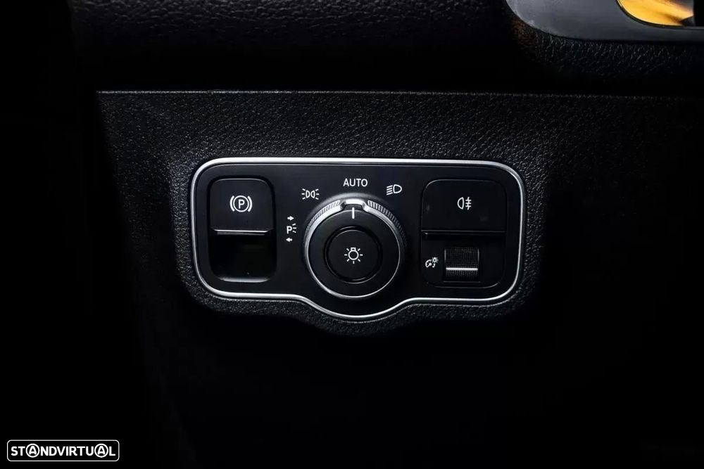 Mercedes-Benz GLB 180 d Progressive - 20