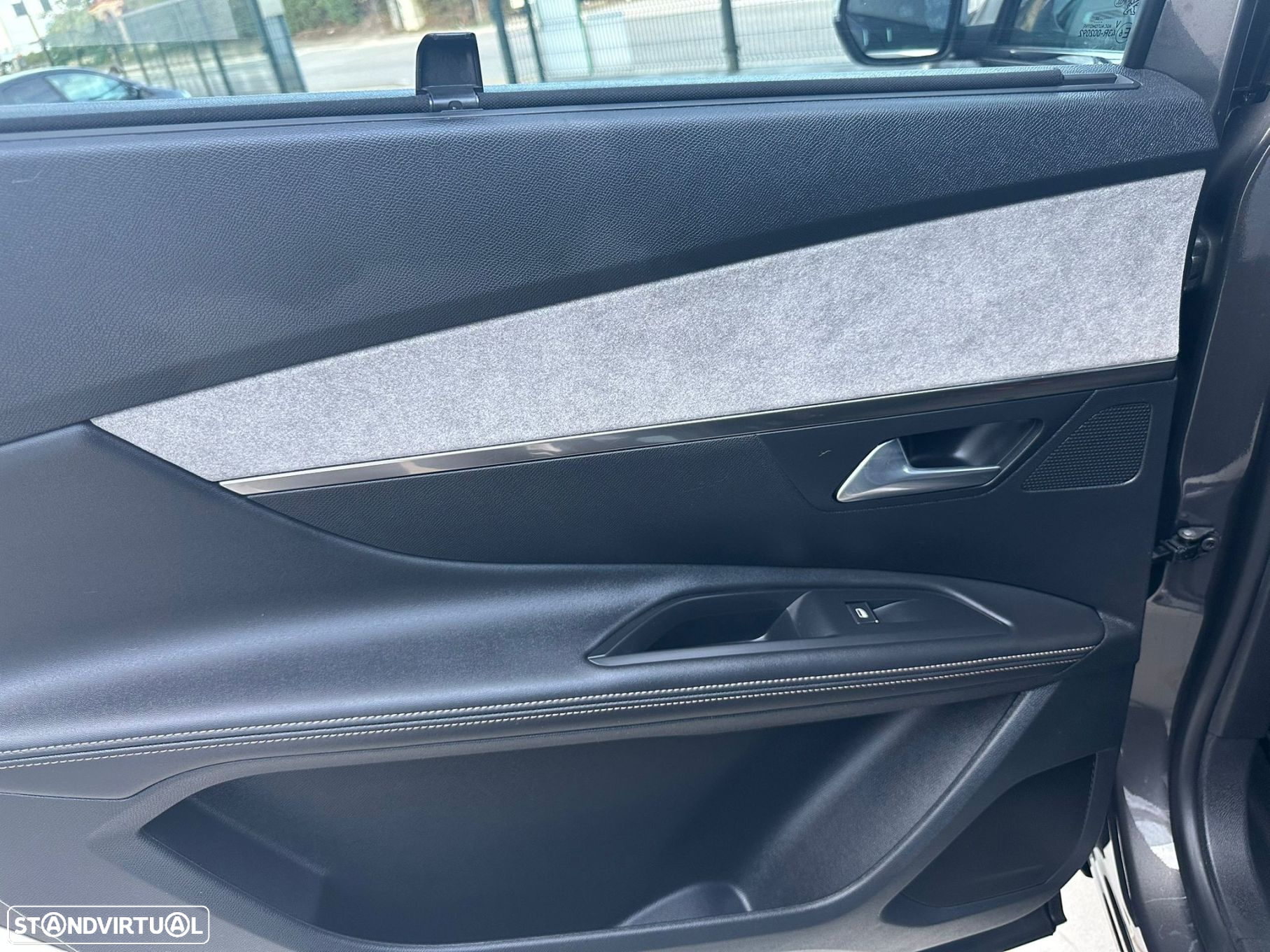 Peugeot 5008 1.5 BlueHDi GT Pack EAT8 - 33