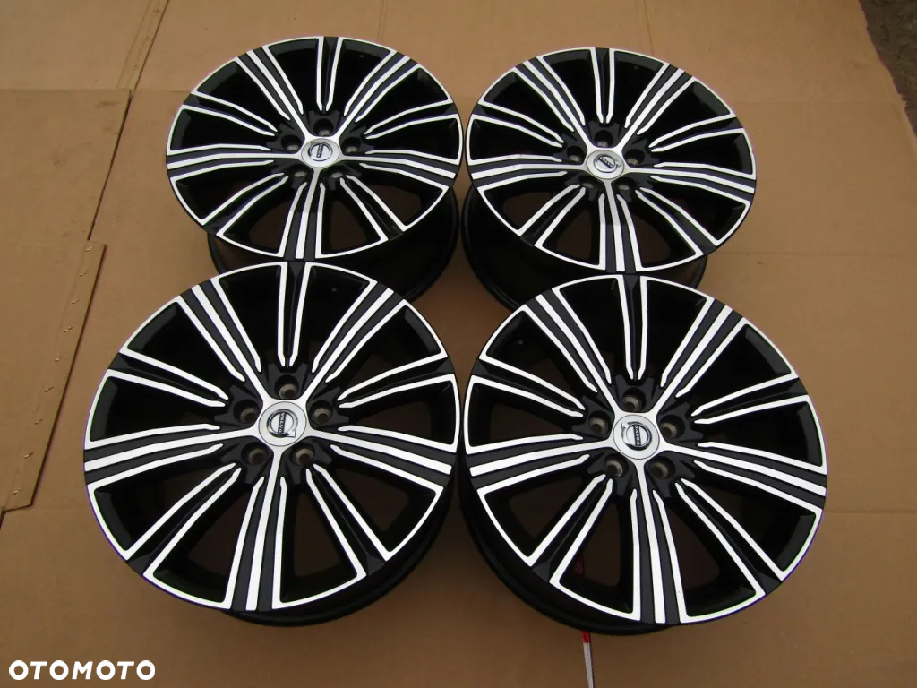 4x Felgi 18 Volvo S40 V60 S90 V90 C30 S60 XC40 XC60 8j 5x108 ET42 - 4