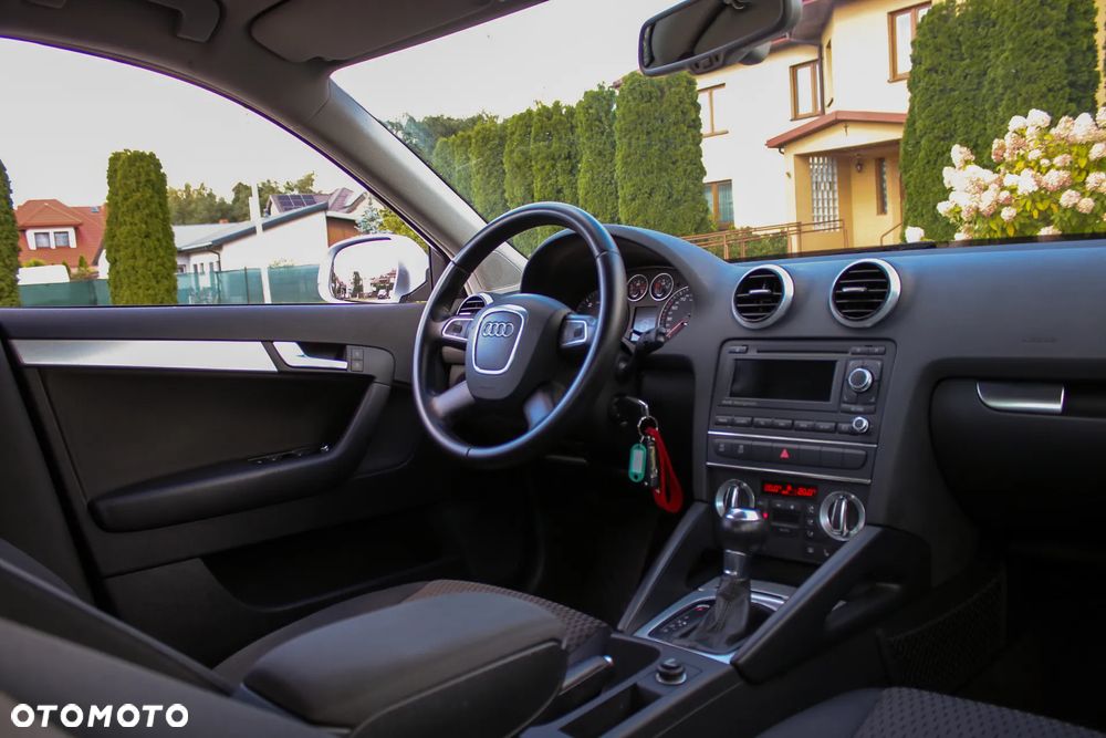 Audi A3 Sportback 2.0 TDI DPF (DSG) S tronic Ambiente - 31