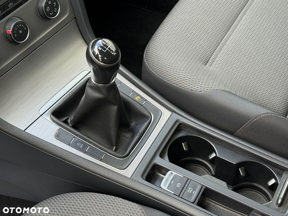 Volkswagen Golf 1.6 TDI BlueMot Comfortline - 7