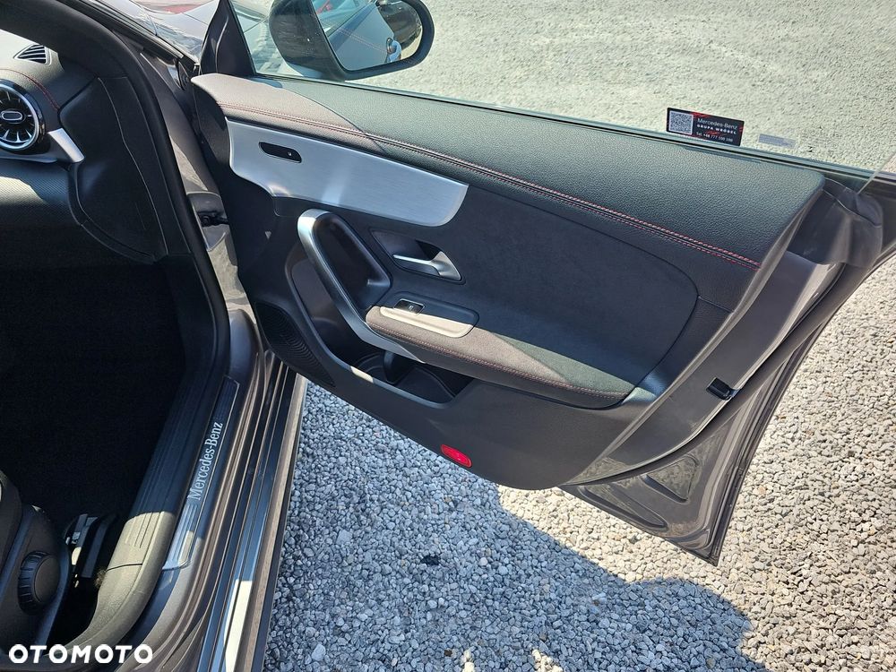Mercedes-Benz CLA 200 AMG Line 7G-DCT - 27