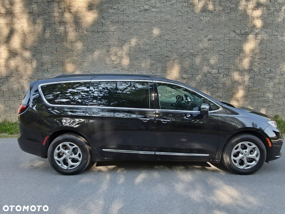 Chrysler Pacifica - 8