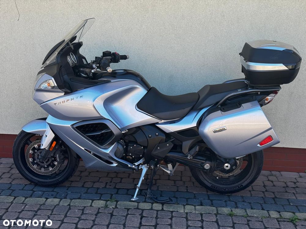 Triumph Inny - 4