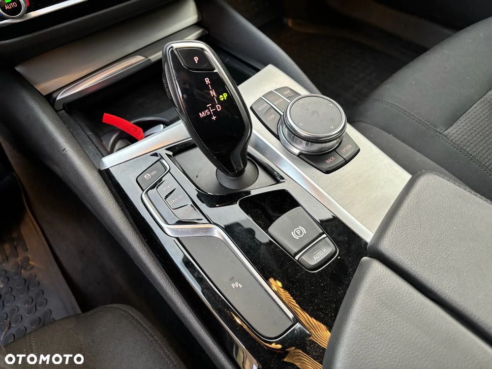 BMW Seria 5 520d - 30