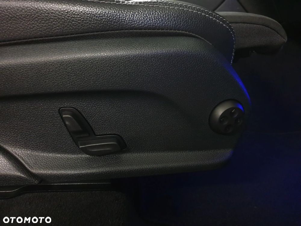 Mercedes-Benz GLC 300 de 4Matic 9G-TRONIC AMG Line Plus - 35