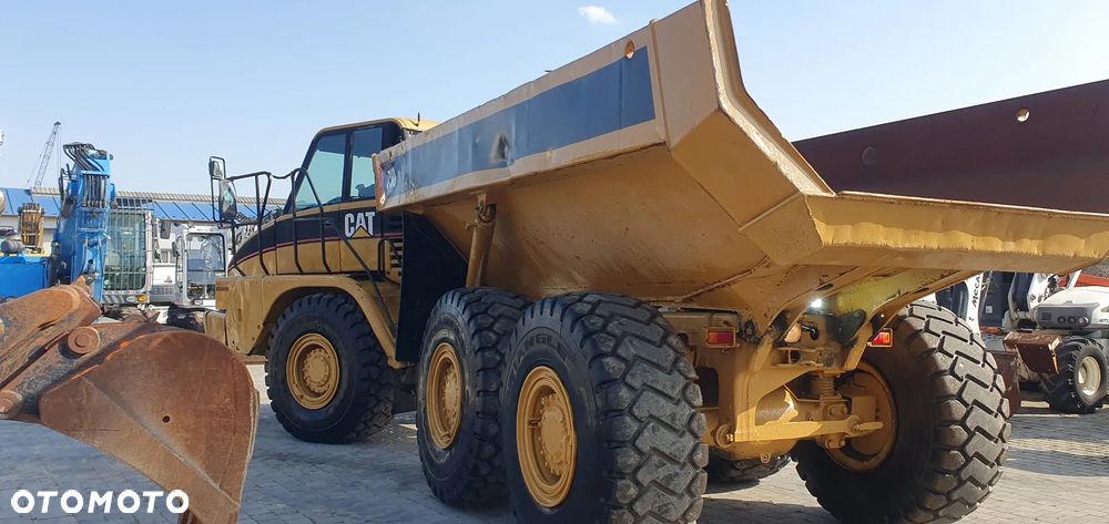 Caterpillar 730 - 4
