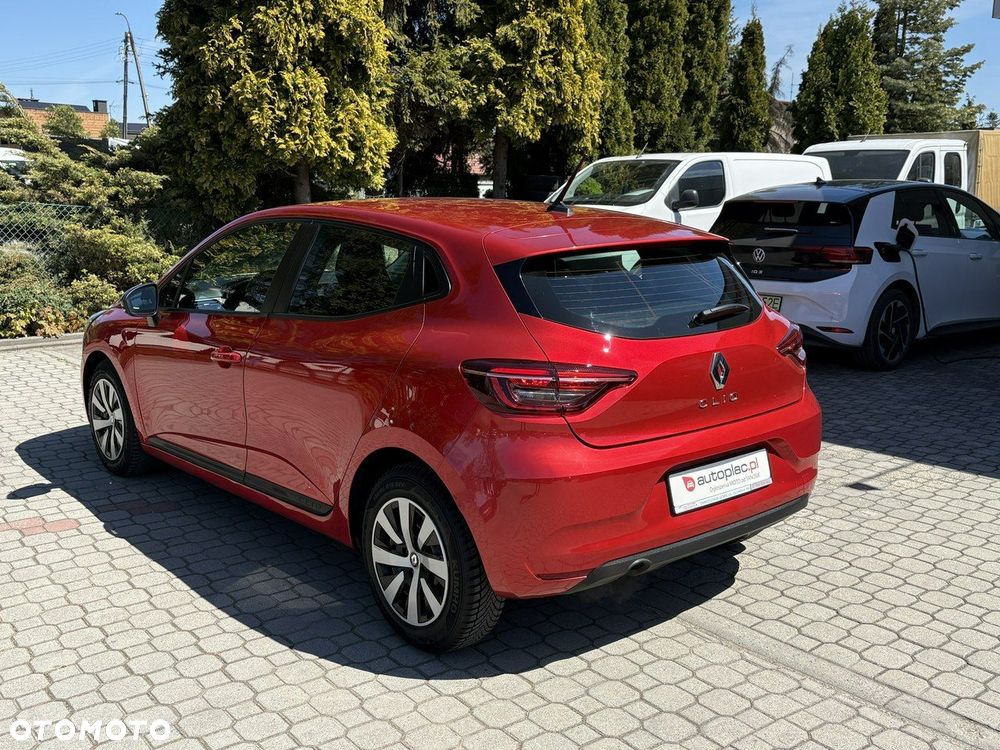 Renault Clio - 8