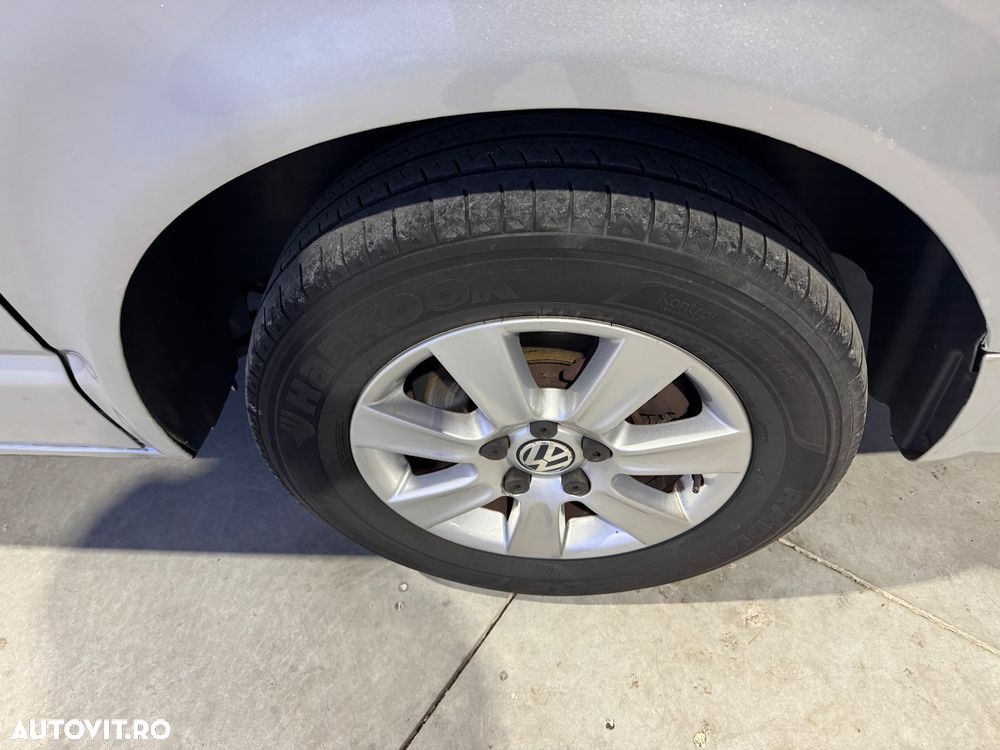 Volkswagen Multivan - 32