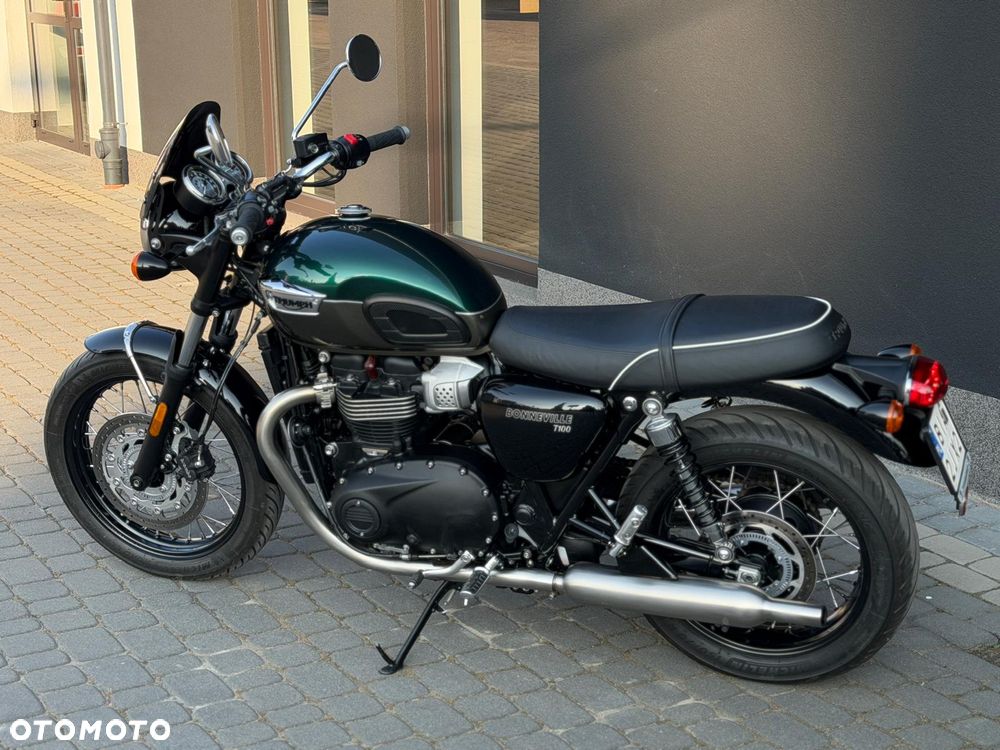 Triumph Bonneville - 11