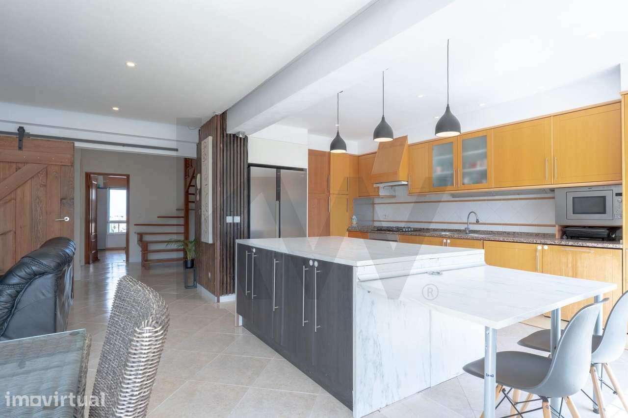 Apartamento T5 Duplex Exclusivo com Vista Deslumbrante para o Palácio