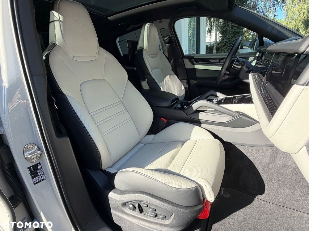 Porsche Cayenne E-Hybrid - 19