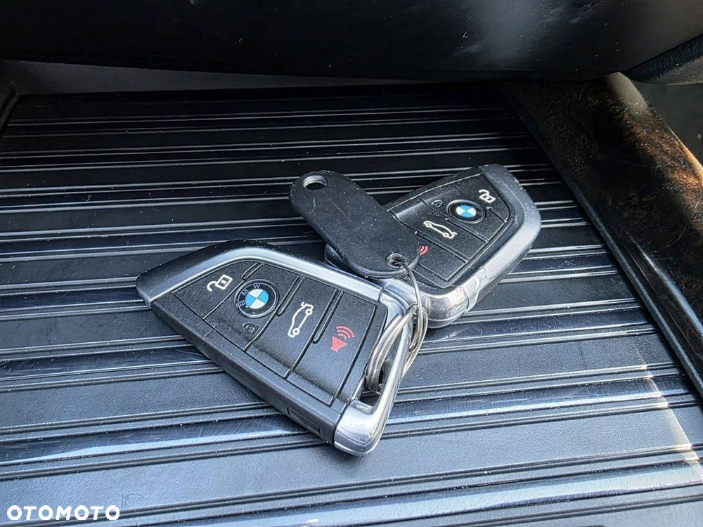 BMW X5 xDrive35i Edition Exclusive - 27