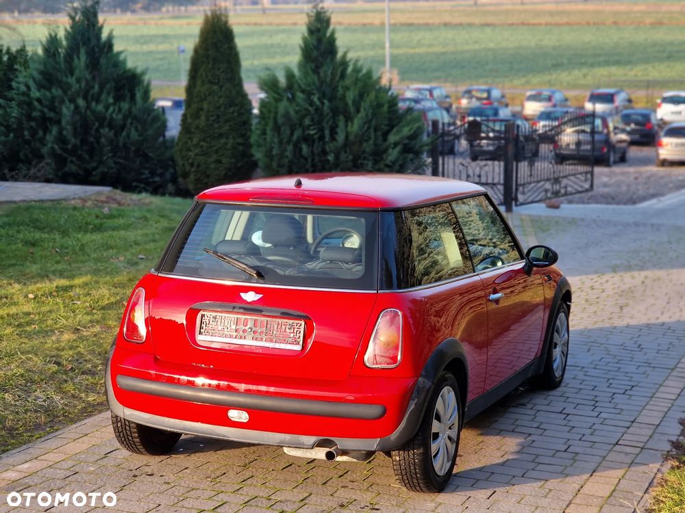 MINI ONE Sidewalk - 8