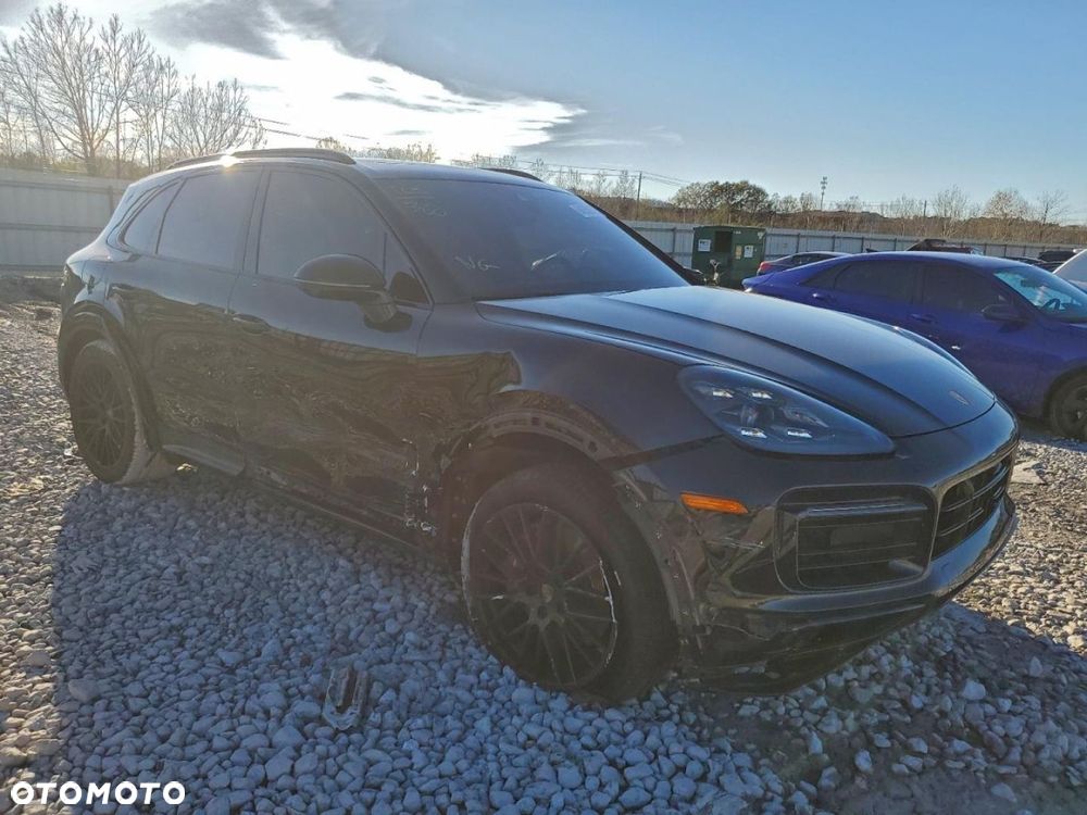 Porsche Cayenne - 4
