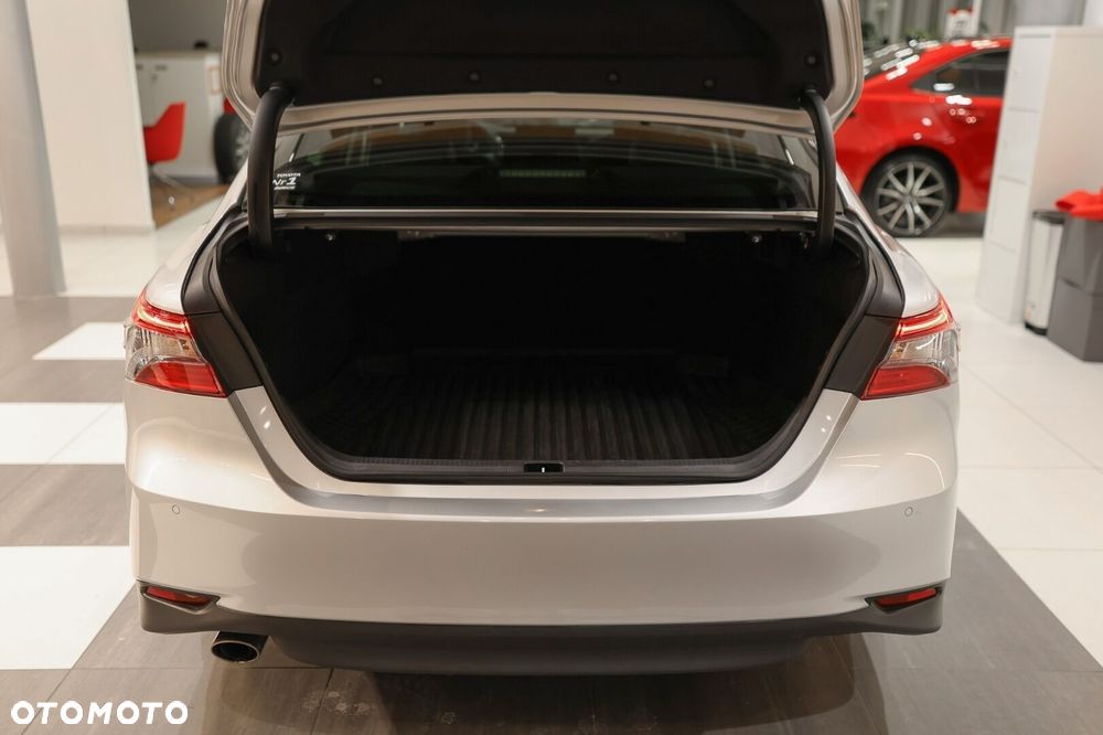 Toyota Camry - 10