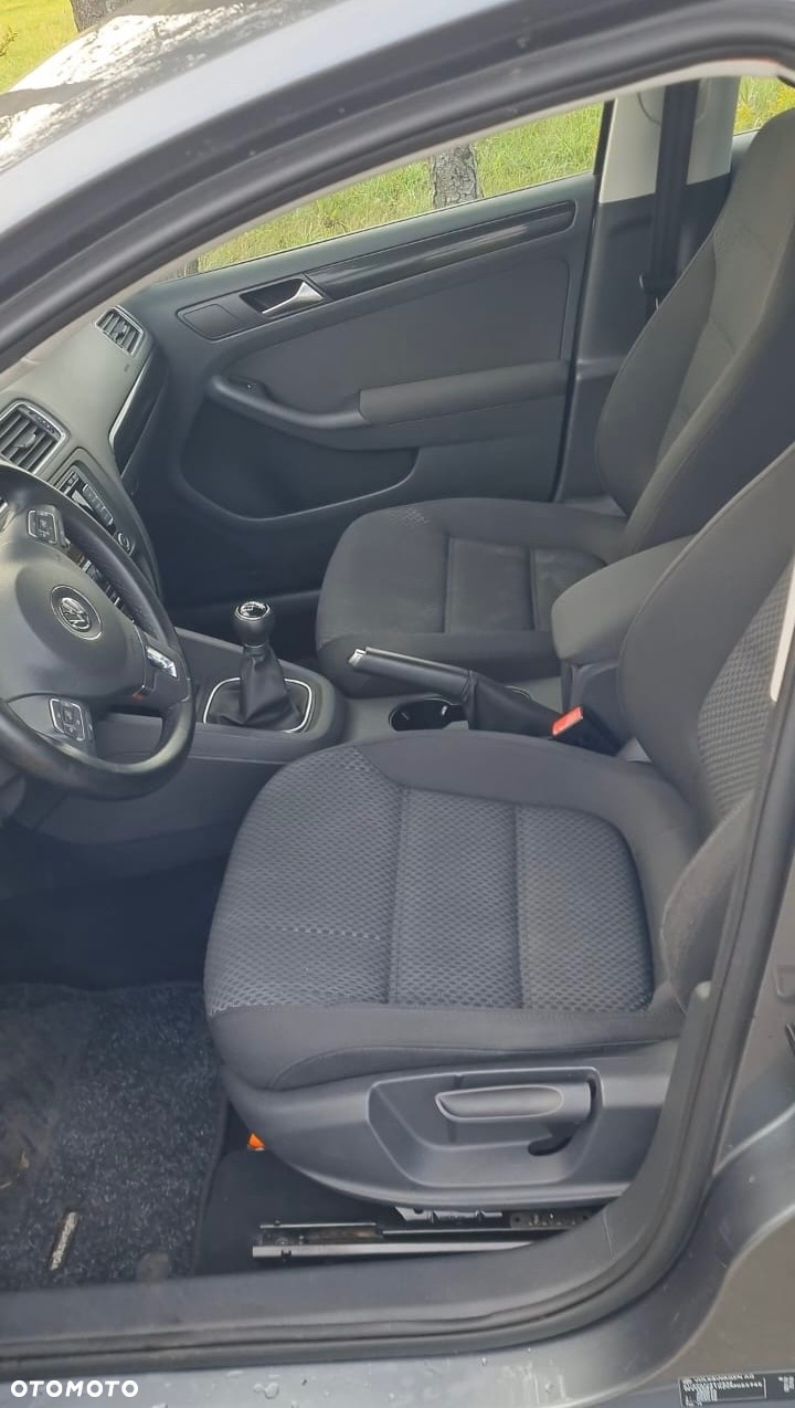 Volkswagen Jetta 1.2 TSI BlueMotion Technology Comfortline - 10