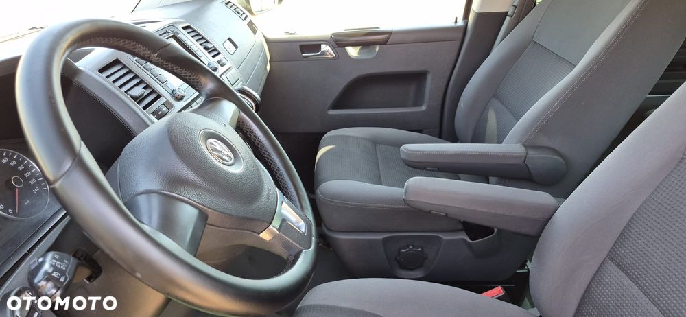 Volkswagen Multivan - 12