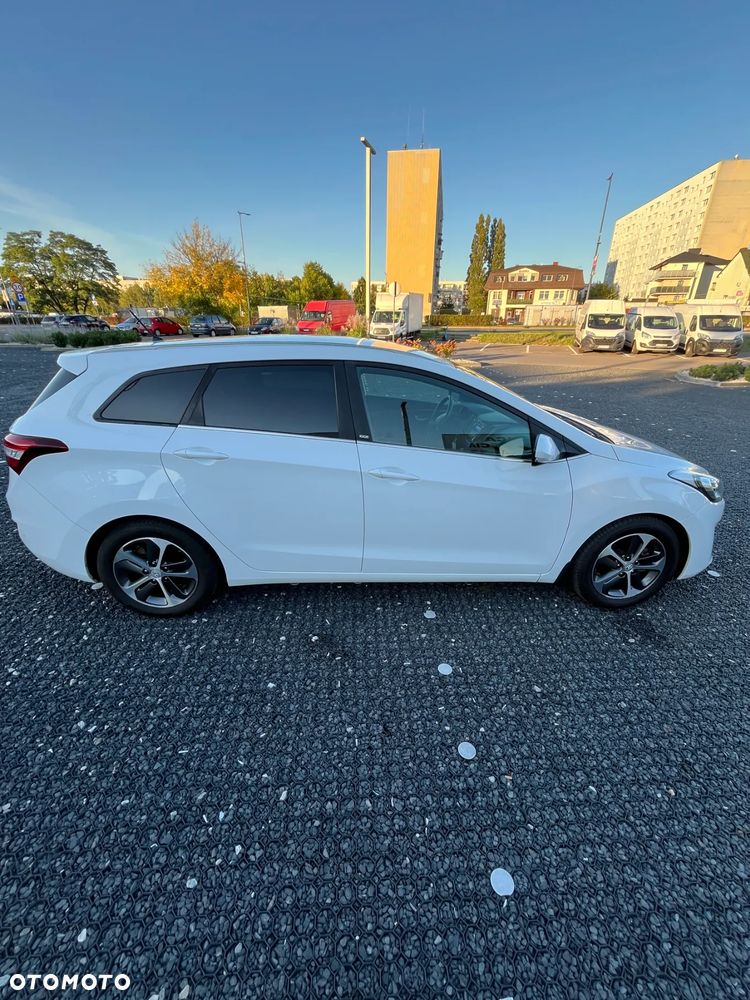 Hyundai i30 blue Kombi 1.6 GDi DCT Passion - 10