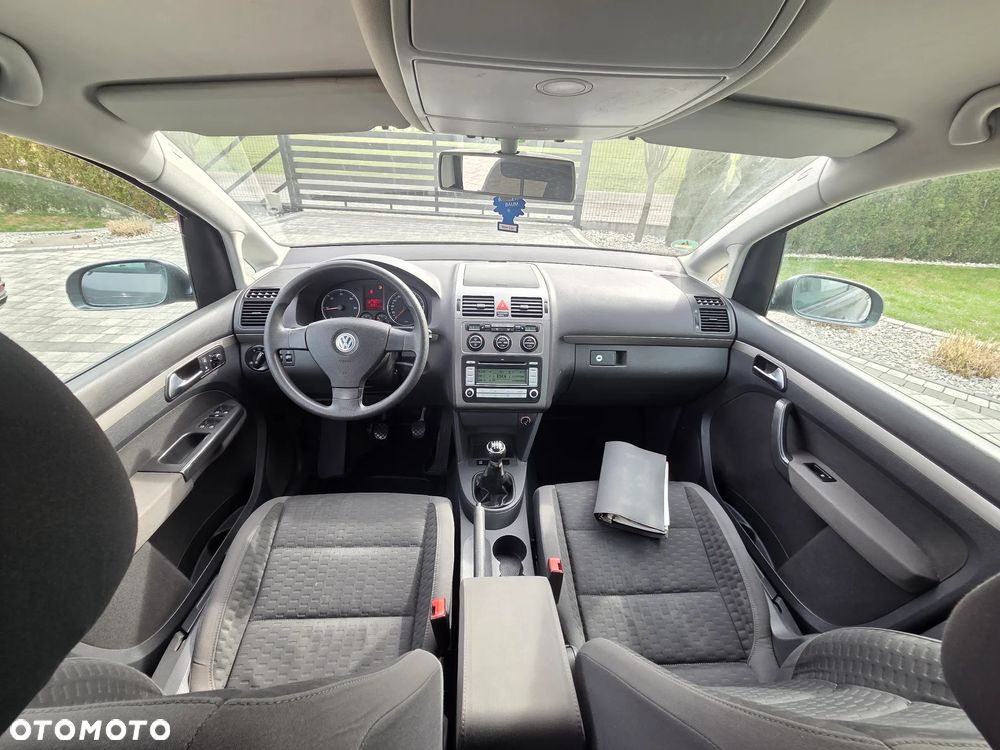 Volkswagen Touran 1.9 TDI DPF Highline - 3