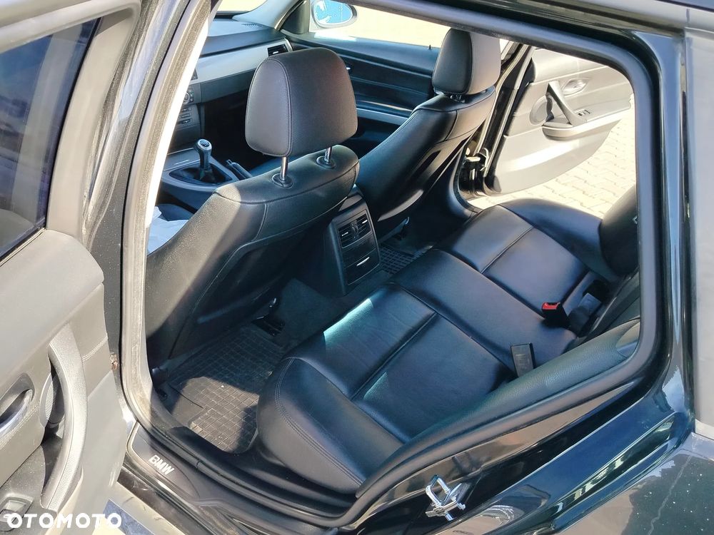 BMW Seria 3 318d DPF - 11