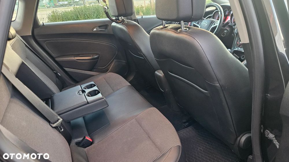 Opel Astra 1.4 Turbo Selection - 19