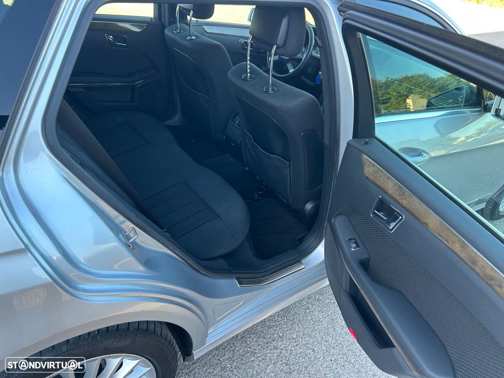 Mercedes-Benz E 250 CGI BlueEFFICIENCY 7G-TRONIC - 29