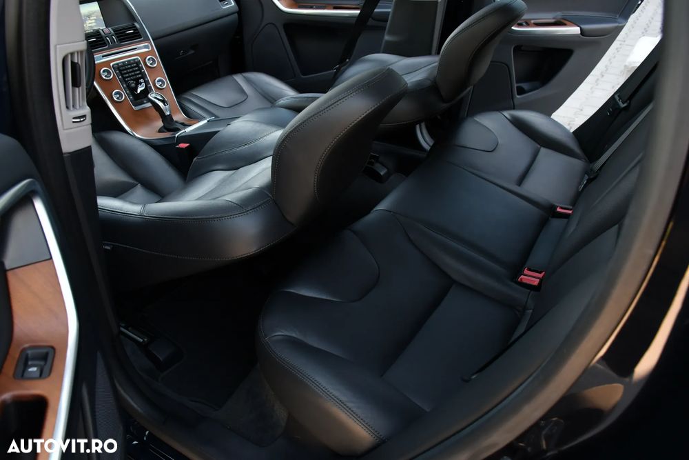 Volvo XC 60 D5 AWD Geartronic Summum - 28