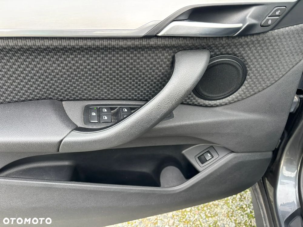 BMW X1 sDrive18i - 9