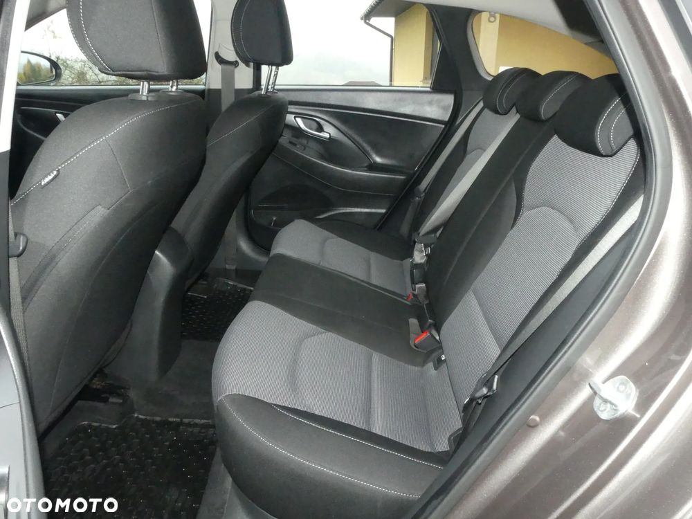 Hyundai i30 1.5 DPI Comfort - 26