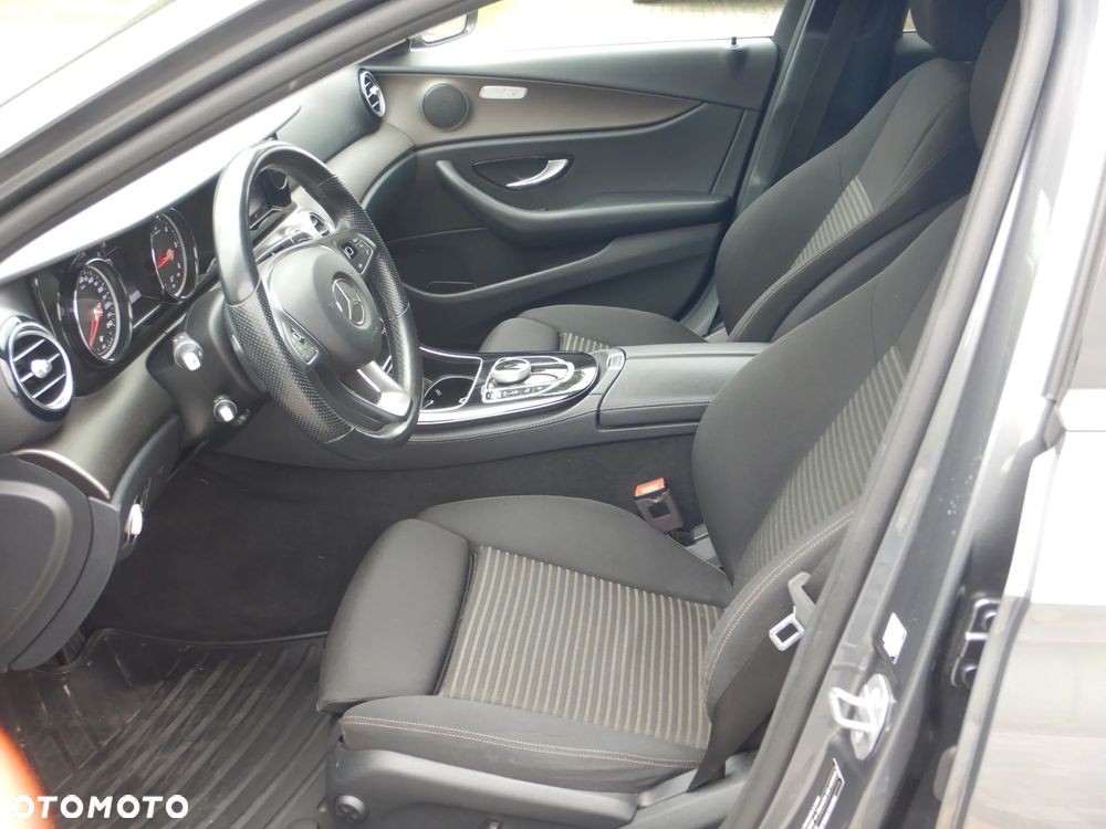 Mercedes-Benz Klasa E 220 d 9G-TRONIC Exclusive - 8