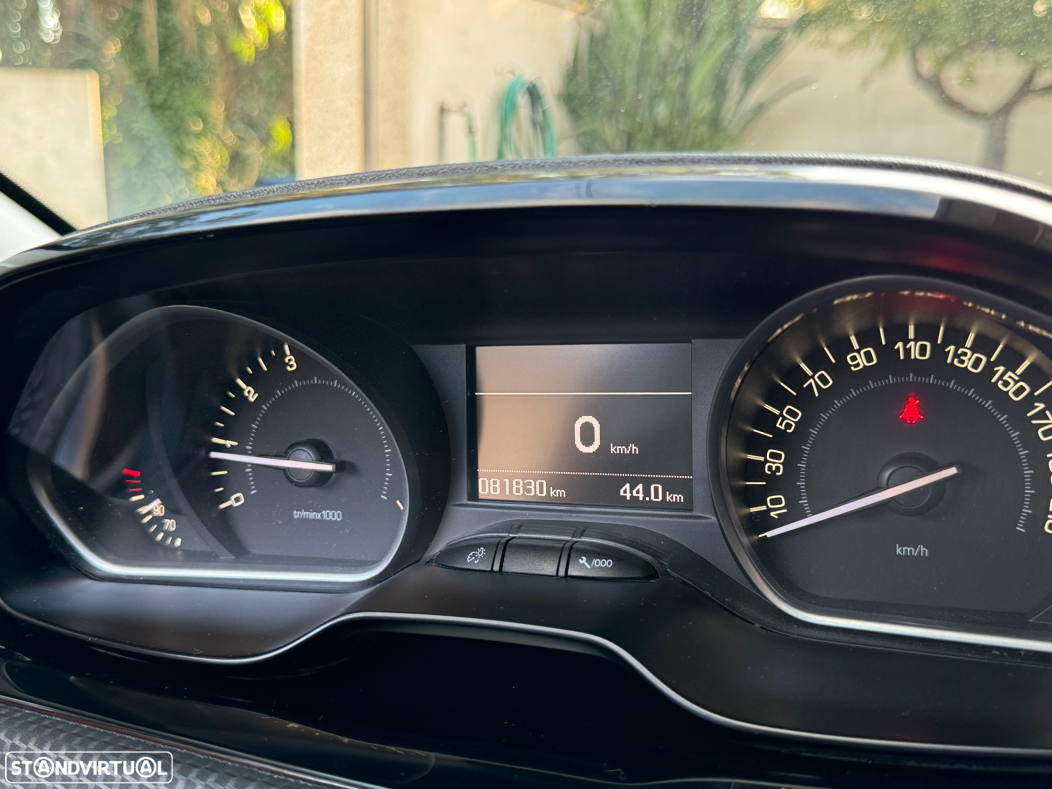 Peugeot 208 PureTech 82 Stop & Start Signature - 19