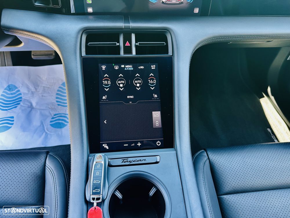 Porsche Taycan Standard - 25