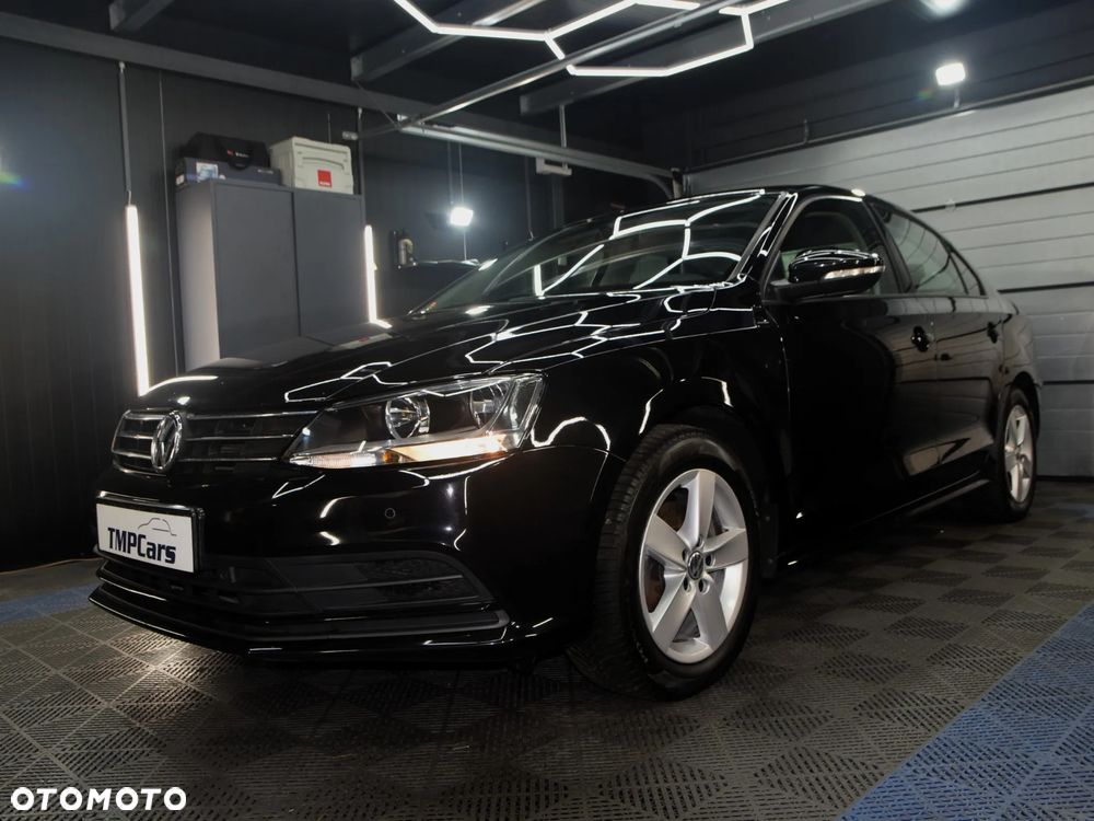 Volkswagen Jetta - 3