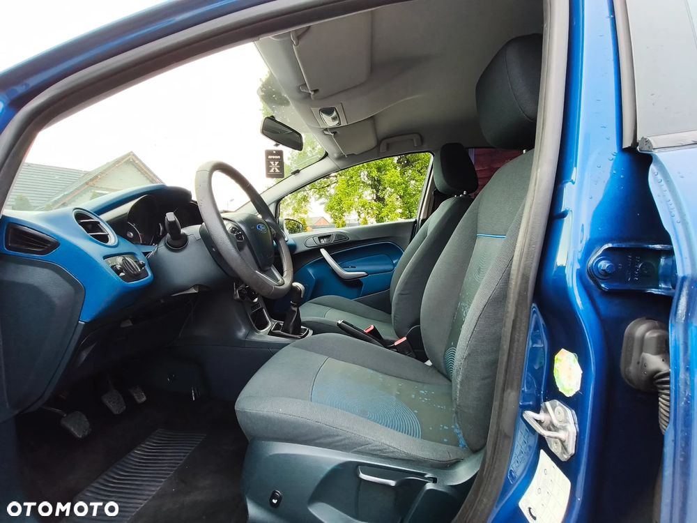 Ford Fiesta 1.3 Ghia - 13