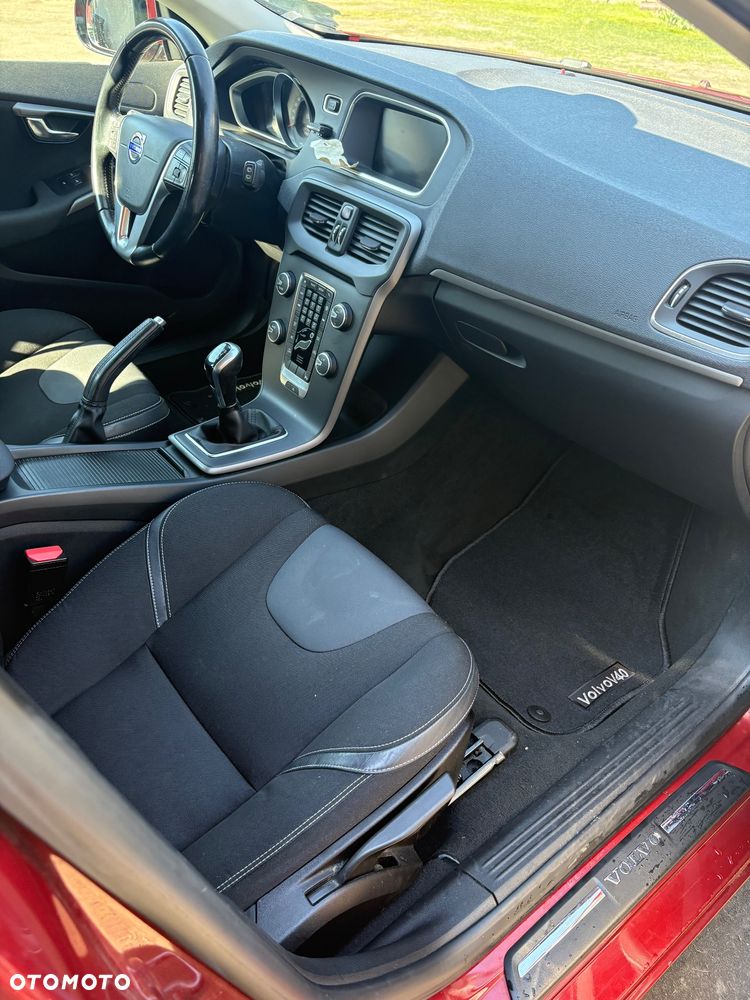Volvo V40 D2 Momentum - 33