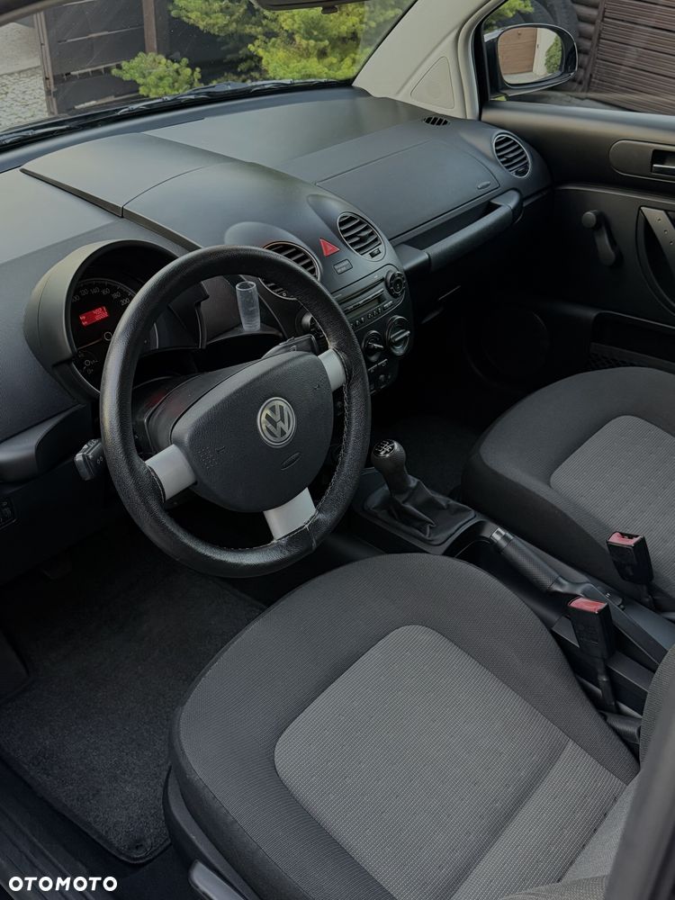Volkswagen New Beetle - 6