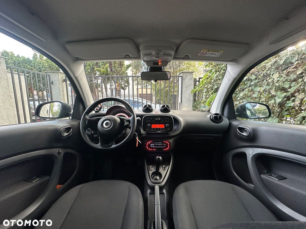 Smart Fortwo EQ - 12