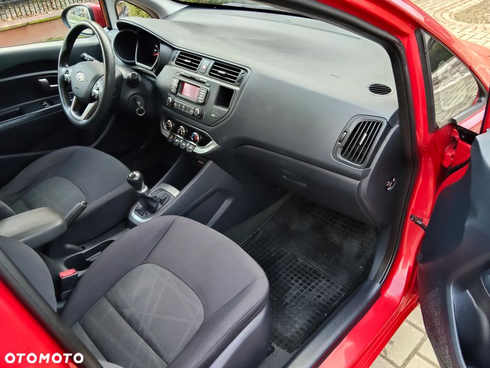 Kia Rio 1.2 Attract - 35