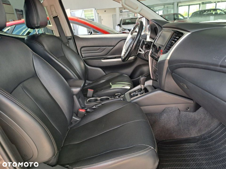 Mitsubishi L200 - 9